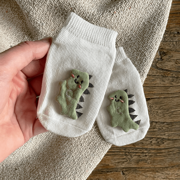 Babysocken mit Dino | Applikation | Baumwolle – Bild 2